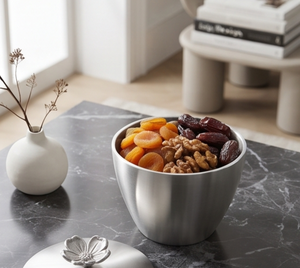 Bol élégant en métal argenté brossé pour le rangement des fruits secs et des dates, organisateur de table avec couvercle papillon - Product Image 2