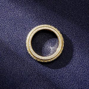 Une bague unisexe élégante plaquée or en argent sterling 925, testée au diamant testeur, avec diamants moissanite D VVS. - Product Image 3