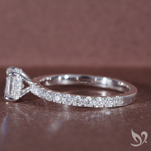 Bague solitaire avec diamant de laboratoire taille Asscher de 1 carat |   Bague en or blanc 10 carats certifiée IGI - Product Image 3