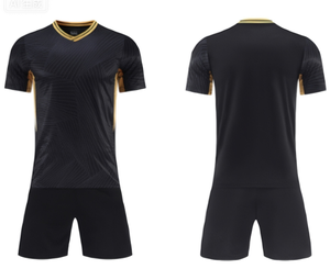 ชุดเสื้อฟุตบอลชายสีดำลายทองพร้อมกางเกงขาสั้น คอวี แขนสั้น ระบายเหงื่อได้ดี ทรงสปอร์ต เหมาะกับทุกฤดูกาล - Product Image 1