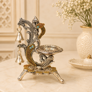 Soporte de latón para Diya con acabado plateado antiguo, estilo Art Déco, decorativo, con diseño de pavo real, impreso con UV, de lujo, ideal como pieza decorativa de mesa, artículo de regalo festivo y pieza de exhibición. - Product Image 2