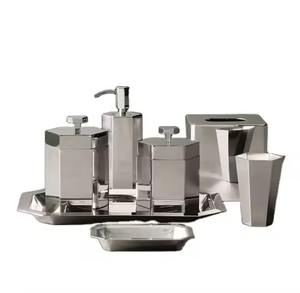 Elegante Juego de Baño de Metal Premium con Dispensador de Jabón y Soporte Organizador - Product Image 6