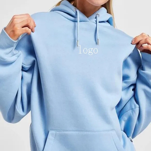 Sudadera con Capucha Extra Grande para Mujer, Color Azul Claro, 100% Algodón, Felpa Transpirable, Logotipo Estampado en la Parte Delantera, Estilo Urbano para Otoño - Product Image 2