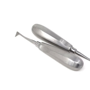 Elevador de Raíces Dentales de Acero Inoxidable, Reutilizable, Autoclavable, Instrumento Quirúrgico Dental para Extracción de Dientes, Hecho en Pakistán - Product Image 1