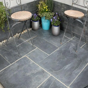Pierre d'ardoise naturelle noire avec bords sciés pour revêtements de sol intérieurs et extérieurs, bardage mural et applications décoratives - Product Image 3