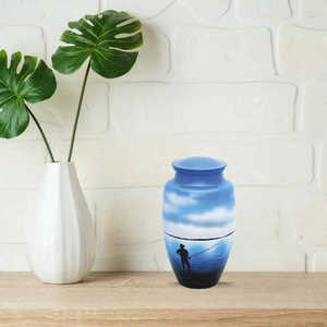 โกศบรรจุอัฐิสำหรับคนรักคนสำคัญ ทำจากอะลูมิเนียมสีน้ำเงิน ลายภาพชาวประมงสมัยใหม่ ความจุ 3-4 ลิตร ทำด้วยมือ สำหรับงานศพ - Product Image 3