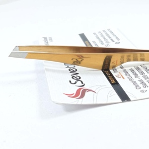 Pince à épiler à sourcils professionnelle en acier inoxydable de qualité supérieure Poignée dorée élégante avec prise parfaite pour épiler les cils - Product Image 5
