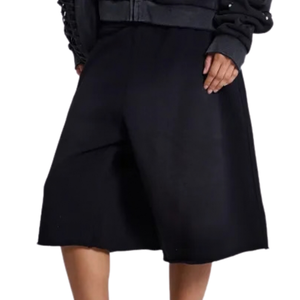 Shorts Bermuda Femme à Jambes Larges, Taille Pliée, Coupe Ample et Oversize, Longueur Longue, Ourlet Ouvert, Décontracté, Personnalisé, Vente en Gros, Fournisseur OEM B2 - Product Image 6