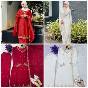 Traje Étnico Moderno Indio-Pakistaní, Salwar Kameez de Seda Chinon Pura con Bordado y Lentejuelas, para Bodas, Fiestas y Eventos - Product Image 5