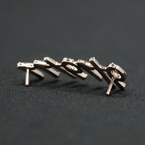 Collier Pendentif Hip Hop Personnalisé en Moissanite Givrée Chiffres Romains Chaîne Cubaine Acier Inoxydable Léger - Product Image 1