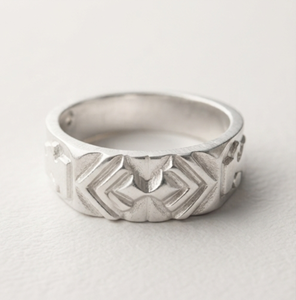 Anillo Angular Grabado DIVYORO - Product Image 2