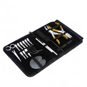 Kit de Herramientas para Extensiones de Cabello, Alicates Metálicos, Peine, Tijeras, Clips con Estuche Negro con Cierre - Product Image 3
