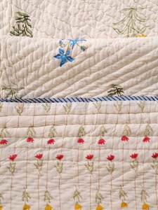 Printed Cotton <b>Quilt</b> With Floral Pattern Traditional Style All-Season Bedding Set - Product Image 5