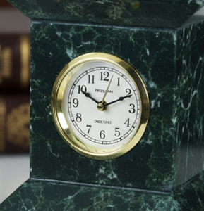 Horloge de bureau obelisque en marbre vert de luxe - Horloge tour en pierre naturelle artisanale pour une décoration de bureau élégante et des cadeaux d'affaires - Product Image 2