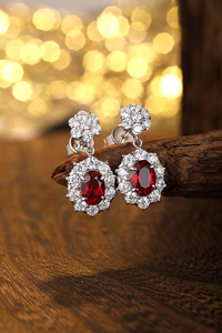 Pendientes Clásicos de Oro Blanco con Diamantes y Gema Roja de Corte Ovalado, Joyería de Boda para Mujer - Product Image 1