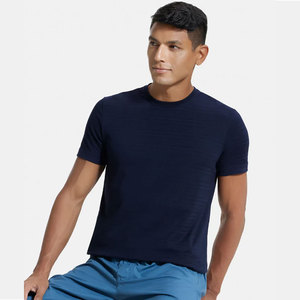 Camiseta de Manga Corta para Hombre, Cuello Redondo, Corte Regular, Algodón Supima Superpeinado, Color Sólido - Product Image 5