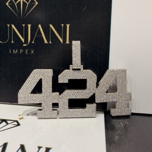 Colgante y Amuleto de Lujo para Hombre, Chapado en Oro, con Diamante Redondo Brillante Número 424 Personalizado, Certificado IGI, Totalmente Engastado, Estilo Hip Hop - Product Image 4