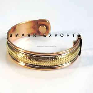 Pulsera magnética de cobre hecha a mano, diseño de acento de latón, brazalete cómodo duradero para aliviar el dolor, Equilibrio Energético, hombres y mujeres - Product Image 1