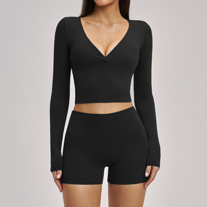 Ensemble de yoga pour femmes à manches longues et col en V, 2 pièces, short taille haute, spandex/nylon, respirant, léger, anti-transpiration, séchage rapide - Product Image 6