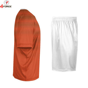 Tenue de football professionnelle pour clubs, écoles et équipes – Maillot et short respirants – Fournisseur de vêtements de sport complet - Product Image 4