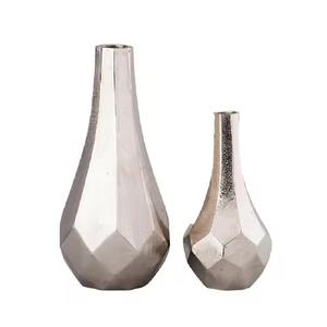 Florero de metal minimalista, elegante soporte para arreglos florales para decoración de mesa de café - Product Image 1