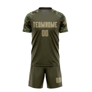 Ensemble de maillots de football personnalisés en polyester pour hommes, dernières tendances, ensemble de vêtements de football pour jeunes, imprimé camouflage, polyester sublimé, manches courtes - Product Image 1