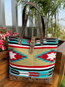 2024 mode usine haute qualité usiné à la main selle couverture grande taille sac fourre-tout pour femmes tissé à la main en cuir véritable sac à bandoulière - Product Image 2