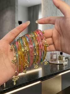 Bracelets pour femmes aux designs tendance, prix de gros abordables, tailles personnalisées, ensembles de bracelets cachemiriens colorés, bracelets en acier inoxydable doré - Product Image 4