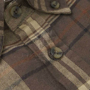 Camisa de franela de alta calidad con estampado a cuadros y tela suave para hombre, para uso diario, viajes y actividades al aire libre. - Product Image 3