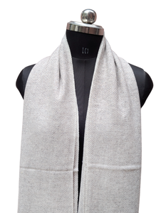 Echarpe Beige Lisa y Cómoda para Mujer, Bufanda Hecha a Mano de Lana Acrílica de 28x80 Pulgadas, Chal de Invierno de Fibra Suave para Dama - Product Image 6