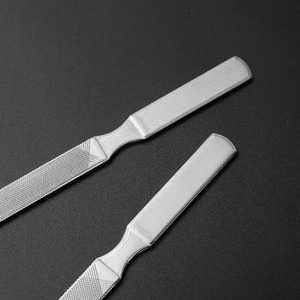 Lime à ongles jetable en acier double face, manche droit, outil professionnel de soin des ongles, 9 cm, grain 100, BAFA SURGICAL - Product Image 5