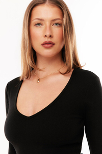 Débardeur ajusté formel pour femme avec couleur et logo personnalisables pour un look tendance - Product Image 4