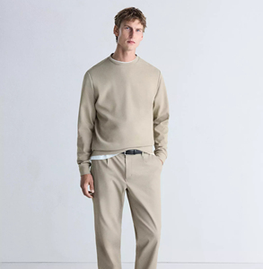Sweat-shirt en tricot à col rond beige pour homme, coupe classique, couleur unie, style minimaliste, vêtement d'automne - Product Image 2