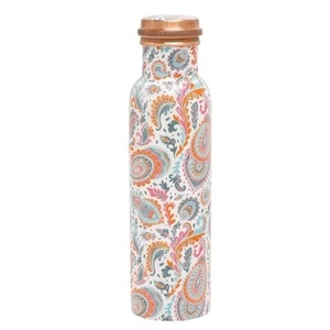 Juego de Botella y Vaso de Agua de Cobre Premium con Acabado Impreso de Diseño, Artículos de Salud Ayurvédicos, 1 Botella y 2 Vasos a Juego - Product Image 3