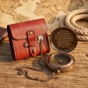 Brújula Vintage de Latón con Estuche de Cuero, Versículo Bíblico Grabado Josué 1:9-11, Regalo Estilo Reloj de Bolsillo Antiguo - Product Image 4
