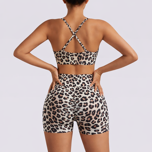 Ensemble de yoga 2 pièces personnalisé pour femme – Haut court et short respirants à séchage rapide avec logo personnalisable sur la taille avant – Qualité supérieure - Product Image 5