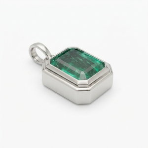Ami Jewels - Lujoso Colgante Solitario de Diamante Cultivado en Laboratorio con Corte Esmeralda de 8 Quilates, Platino PT950, Certificado IGI, Joyería Minimalista para Boda - Product Image 2