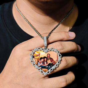 Colgante de Corazón con Foto Personalizada, Grabable, Collar con Imagen Personalizada, Chapado en Oro con Moissanita, Plata de Ley, Estilo Hiphop - Product Image 2