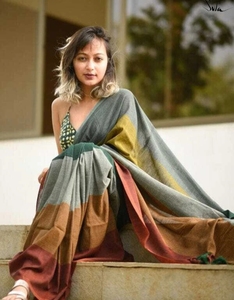 Sari en coton et lin Kanjivaram imprimé KV pour femmes - Vêtement traditionnel pour les fêtes (Multicolore Automne) - Product Image 1