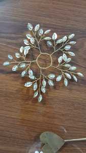 Ornement flocon de neige blanc fait main avec cadre en fil doré pour la décoration de Noël à la maison - Product Image 5