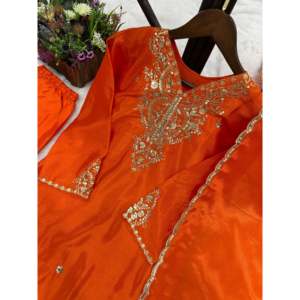 Conjunto de Salwar Kameez de Poliéster Bordado con Lentejuelas para Fiestas - Product Image 3