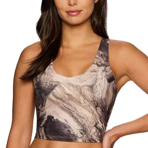 Soutien-gorge de sport pour femme à impression numérique par sublimation, conçu avec un tissu extensible flexible et offrant des performances athlétiques confortables - Product Image 5