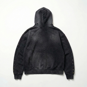 Sudadera con Capucha de Algodón Desgastado Negro con Adornos de Tachuelas, Acabado Vintage Teñido en Prenda |   Ropa Urbana OEM / Marca Privada - Product Image 2