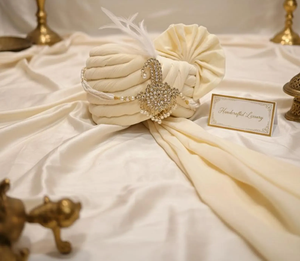 Turban Safa en Soie Crème Traditionnel pour Homme avec Broche Sarpech Kalgi en Cristal Faite à la Main et Plume, Idéal pour Mariage (Vente en Gros) - Product Image 4
