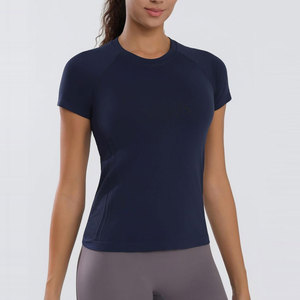 T-shirt de sport pour femme en coton 100% personnalisé avec logo, respirant, à manches courtes, pour la gym et le fitness - Product Image 1
