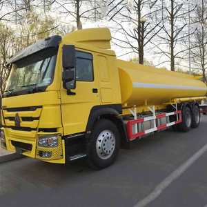 Camion-citerne à carburant de petite capacité 4x2, véhicule de transport de diesel, camion-citerne mobile pour la livraison de carburant pour la distribution aux stations-service - Product Image 1