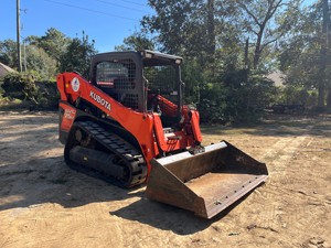 ซื้อรถตักล้อยาง Kubota SVL75-2 แบบตีนตะขาบ ชั่วโมงการใช้งานต่ำ ห้องโดยสารแบบปิด สภาพเหมือนใหม่ ปั๊มโหลด 2 ตัน แบบไหลแรง พร้อมระบบไฮดรอลิกเสริม - Product Image 3