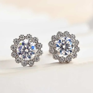 Boucles d'oreilles clous flocon de neige en moissanite 925 en argent sterling plaqué or blanc, 1,0 carat, couleur D, clarté VVS, tendance pour femme - Product Image 6