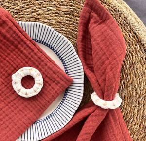 Serviettes de table en terre cuite, coton bio, ensemble de serviettes avec anneaux décoratifs en macramé, anneau à serviette en bois. Décoration de mariage - Product Image 3