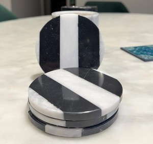 Sous-verres ronds en pierre rayée noir et blanc, modernes, antidérapants, pour napperons de table - Product Image 1